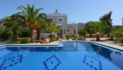 Eden Garden 4BR Villa with Pool