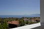 Vue sur la mer depuis le balcon