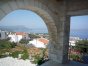 The ground floor bedroom has its own balcony with sea & White Mountain views..