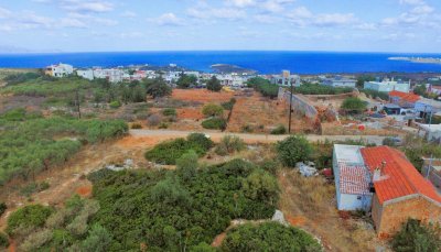 Plot with high building density in Akrotiri