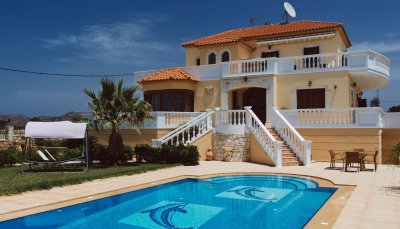 Villa with pool in a Neo Classical design  